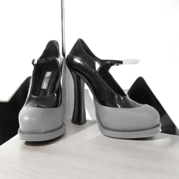 Prada Black Gray Rubber Cap Toe Mary Jane High Heel Pump - Picture 1 of 9